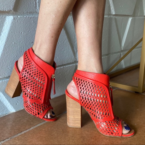 🔥$995 PROENZA SCHOULER Zip Front Laser Cut Bootie in Red - Picture 9 of 16